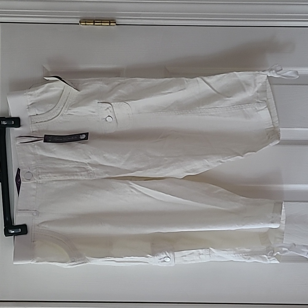 Linen white capri's